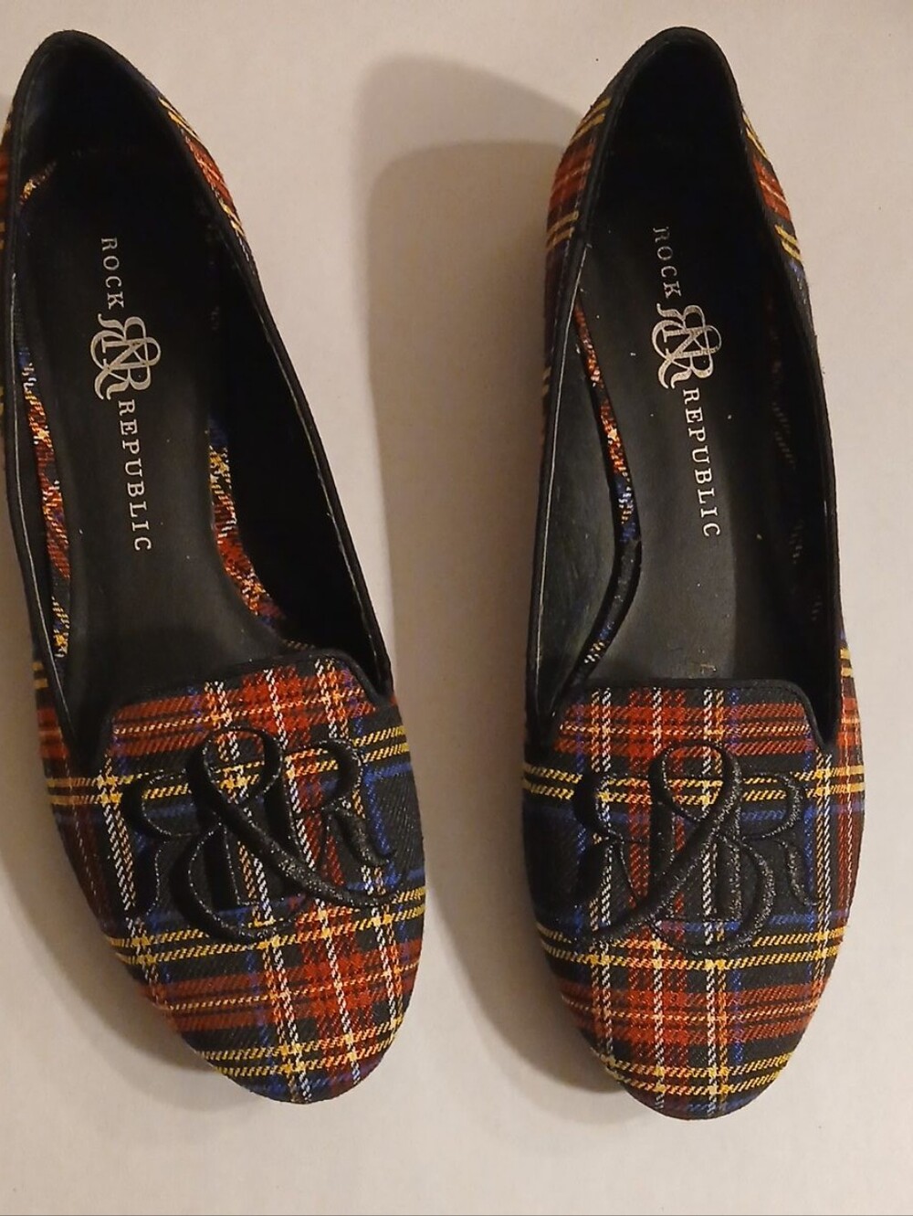 Rock & Republic Tartan Plaid Monogram Smoking Loafer Flats - Size 9.5